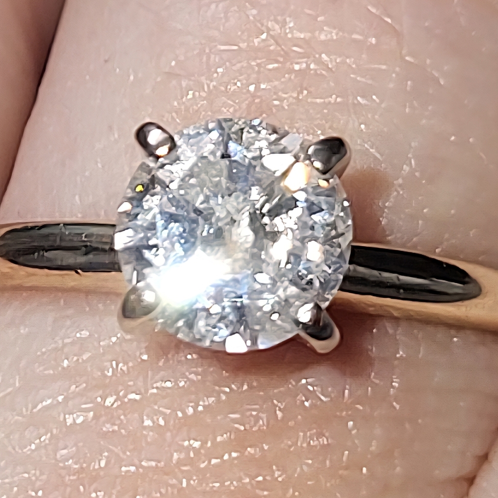 14k yellow gold 1.05ct round diamond set in 4 prong white gold solitaire ring - Picture 12 of 16
